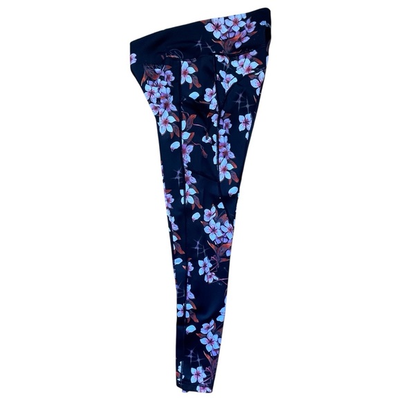 Iron Yokai Black Plum Blossom Sports Bra & Leggings Matching Activewear Set - Picture 4 of 9